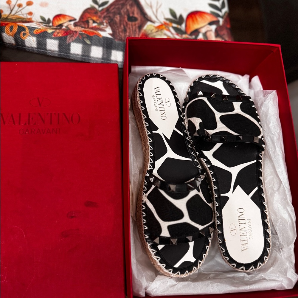 Worn once. Valentino size 39